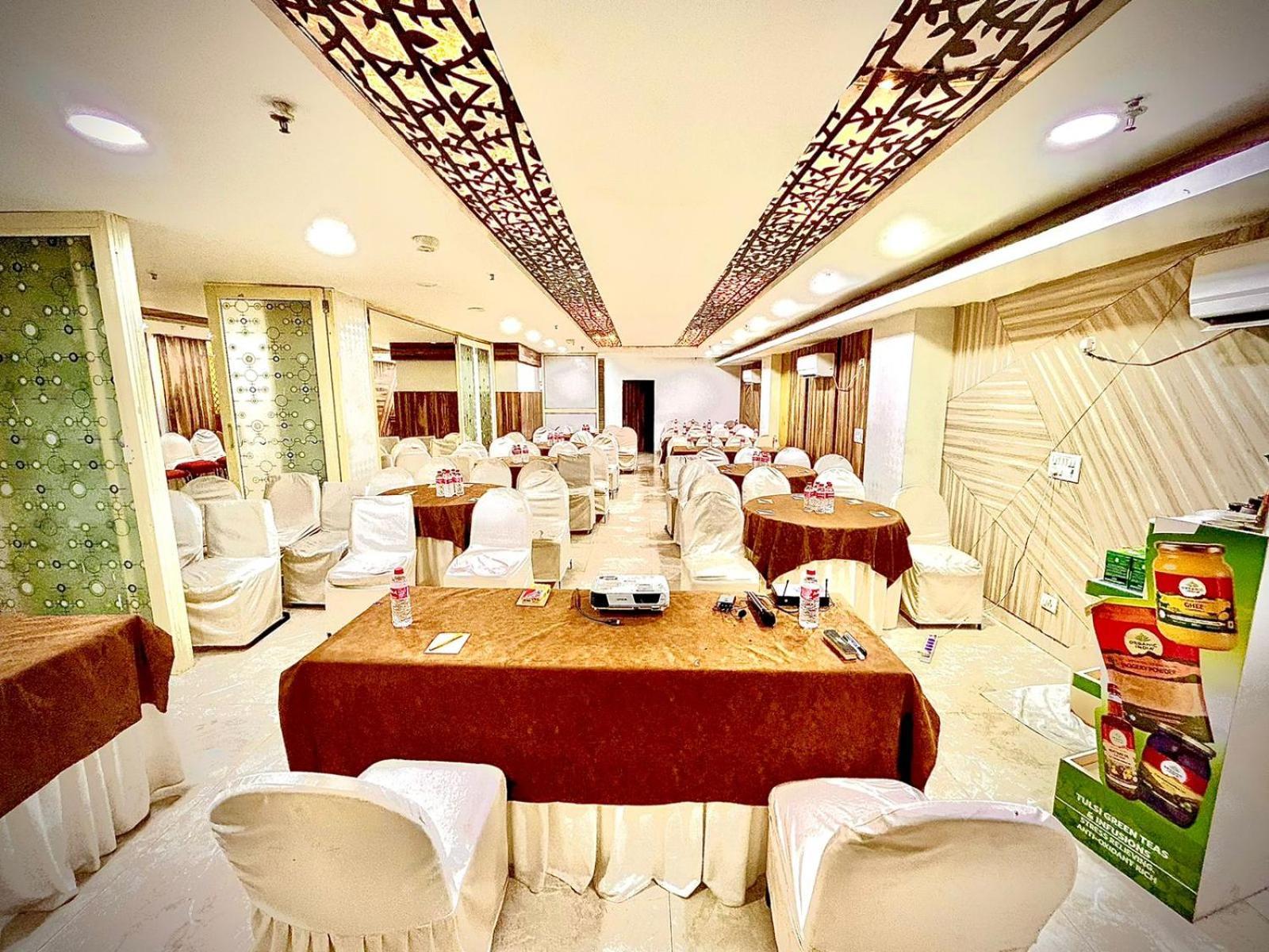 Готель The Tomar Hospitality Нью-Делі Екстер'єр фото